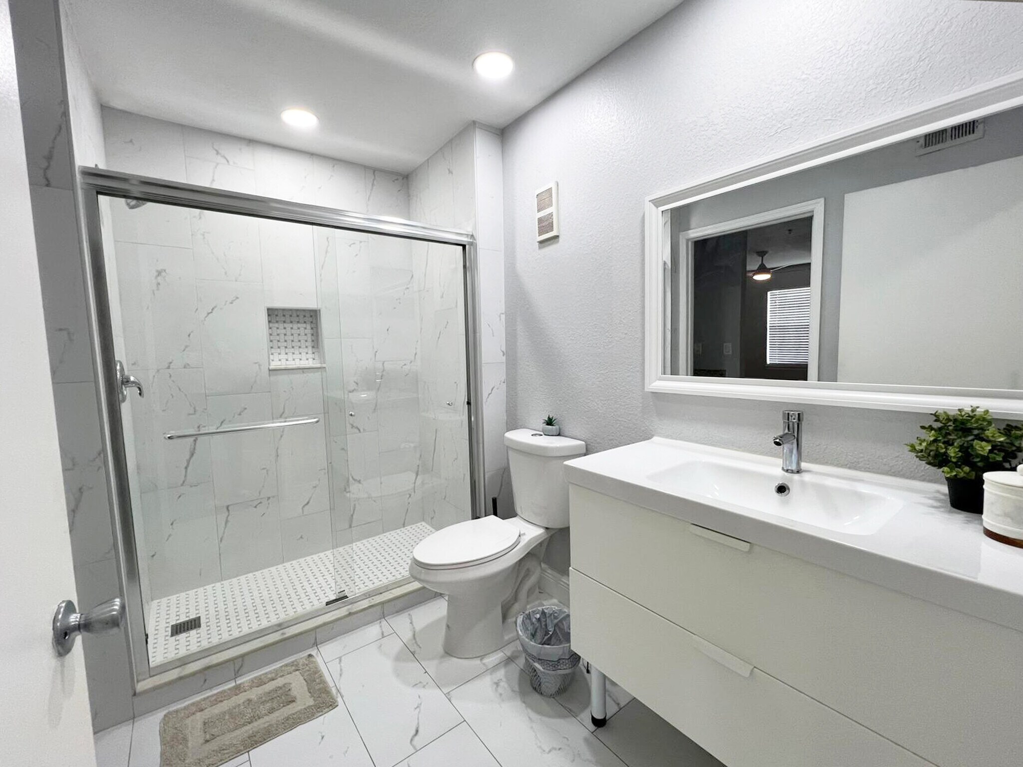 Building Photo - 7250 Westpointe Blvd