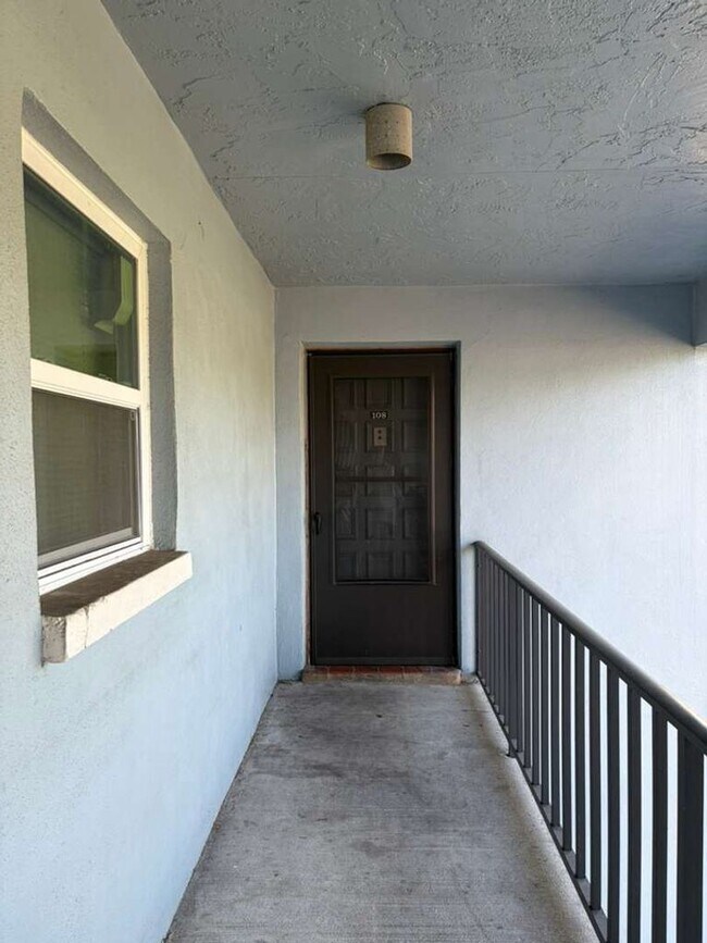 Building Photo - P167 - LMB #108