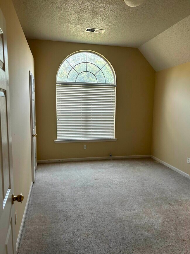 Building Photo - 8516 Boothes Ridge Dr