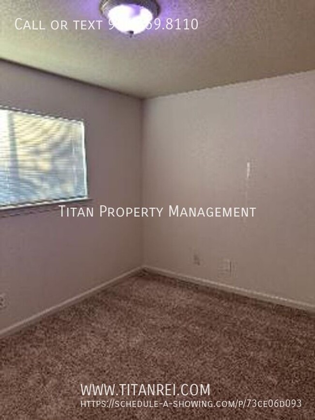 Building Photo - Sacramento Two Bed Apartment- Managed by T...