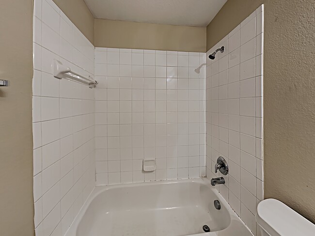 Building Photo - 1910 Temper Lane