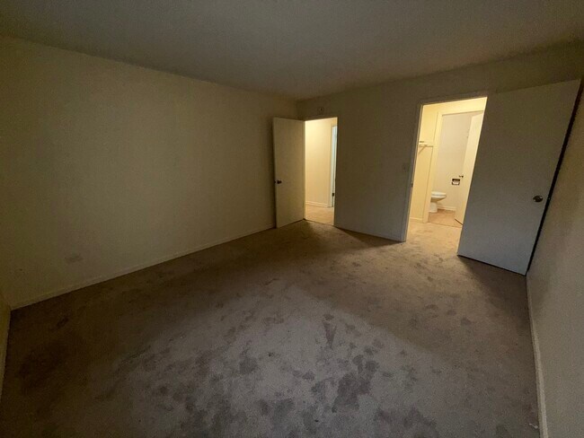 Building Photo - 110 N Kenilworth Ave