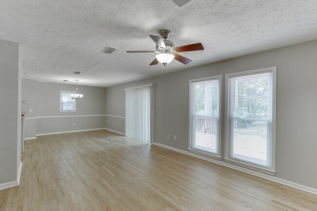Building Photo - 1813 Rambling Woods Dr NW