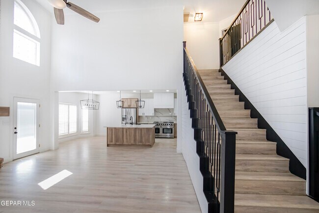 Building Photo - 918 Bellacumbre Dr