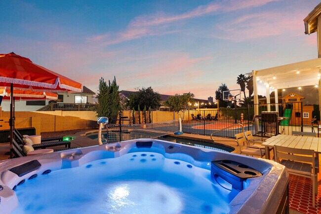 Building Photo - 7157 W Windrose Dr