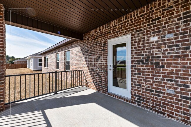 Building Photo - Brand-New 5BR Fairhope Home on Corner Lot with Garage