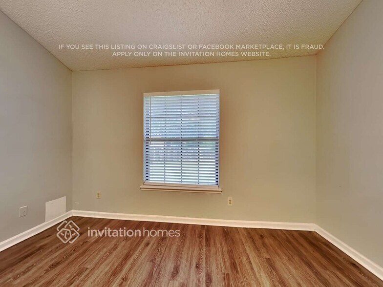 Building Photo - 12934 Staffordshire Dr S