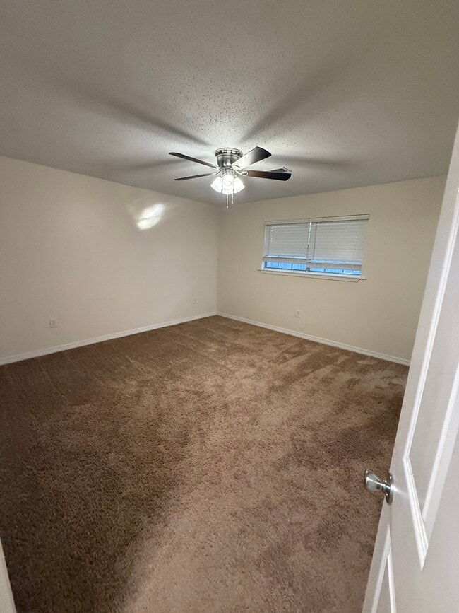 Building Photo - 216 Clower Ave