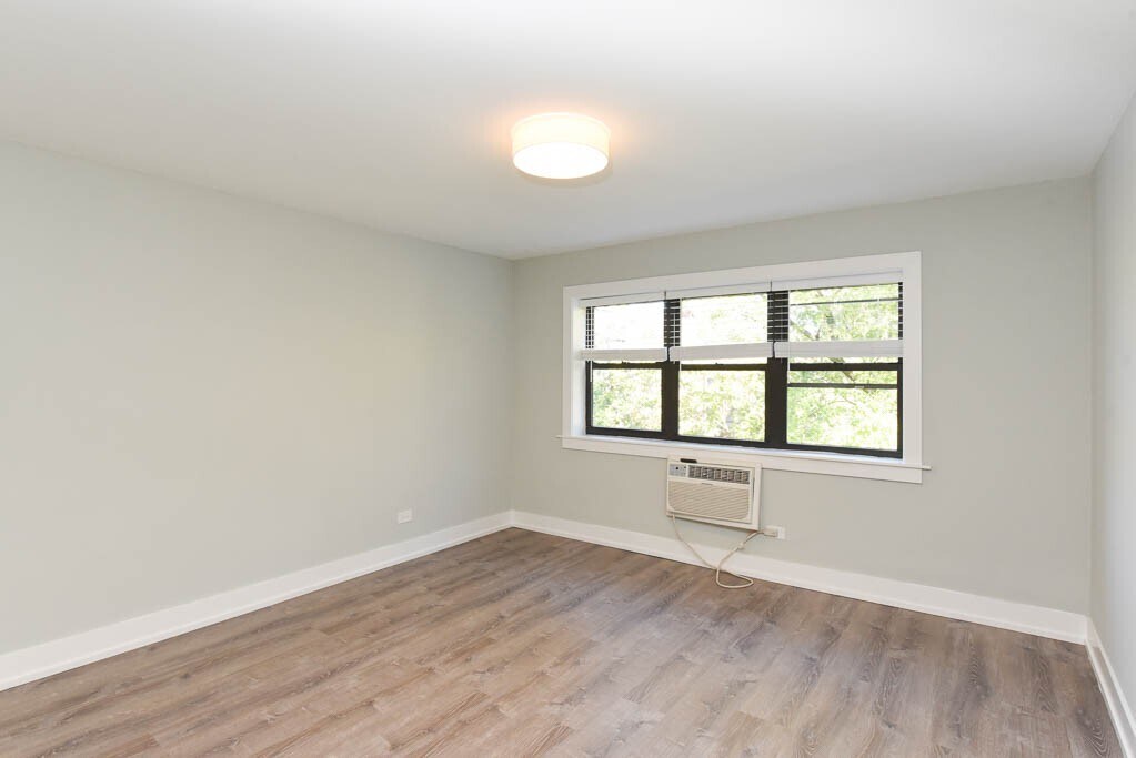 Building Photo - 450 W Barry