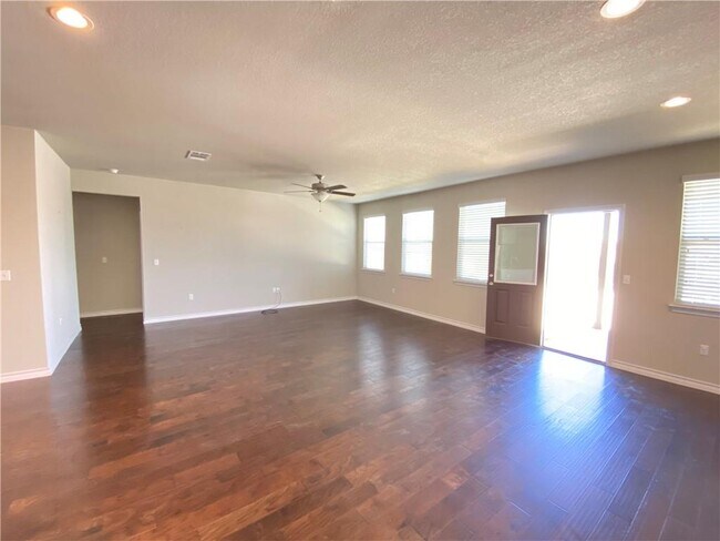 Building Photo - 5904 Daly Dr