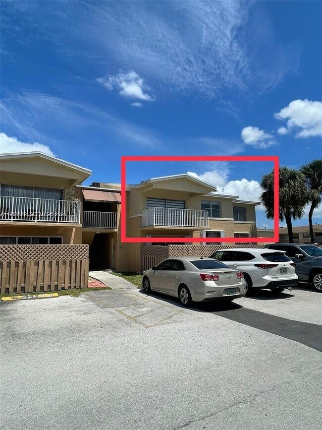 Building Photo - 4350 NW 79th Ave