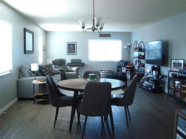 Building Photo - 1706 Belleair Forest Dr