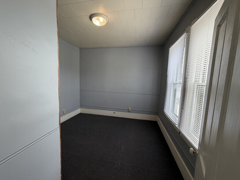 Building Photo - 2914 Pinard St