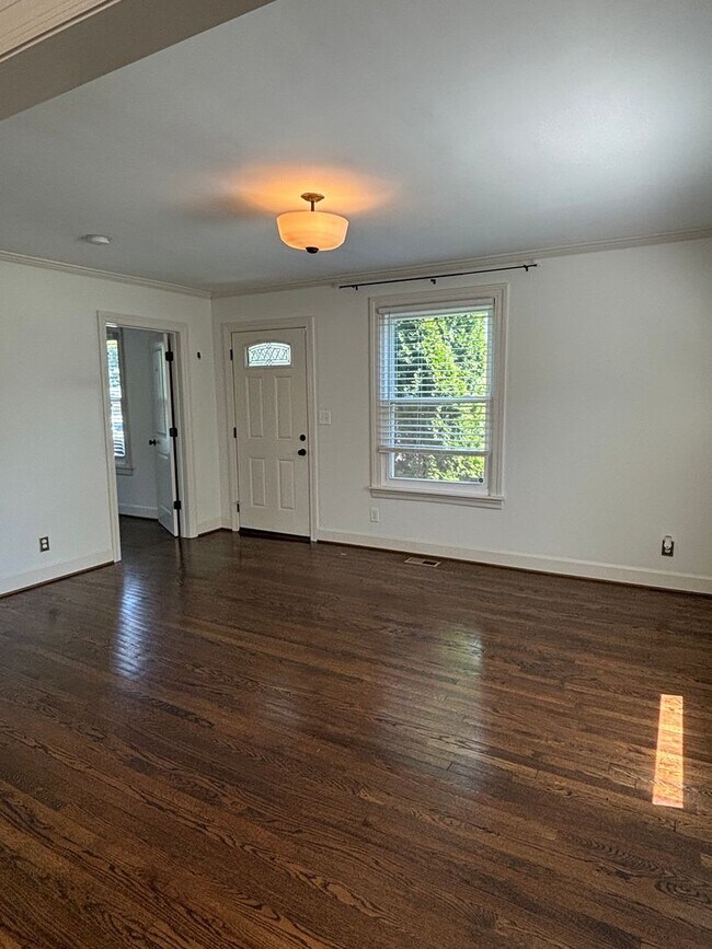 Building Photo - LEASING SPECIAL Cozy East Nashville 3 Bedr...