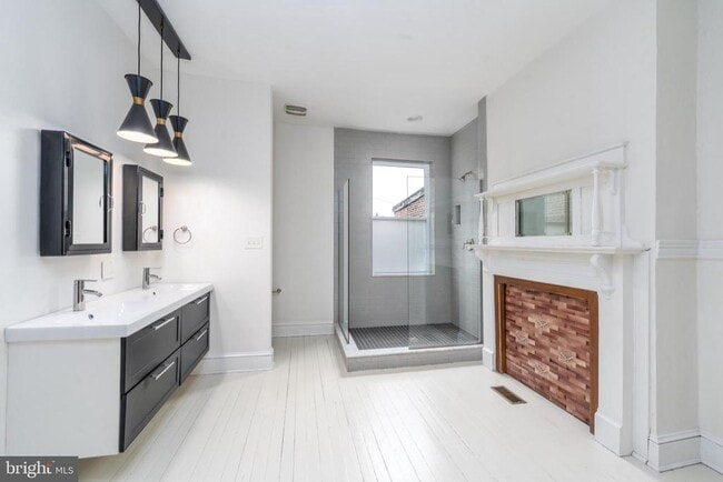 Building Photo - 216 E Biddle St