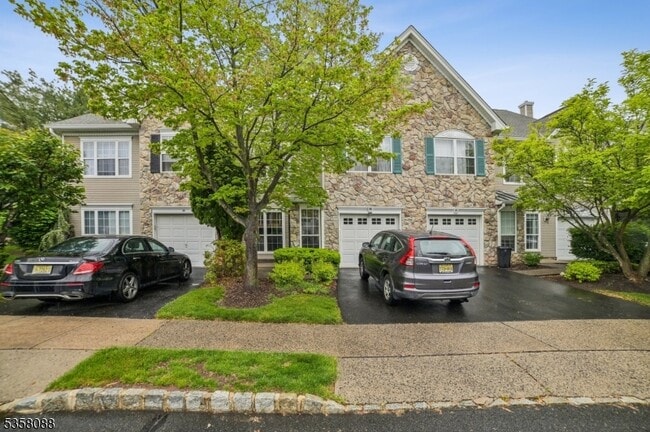 Building Photo - 46 Mayflower Dr