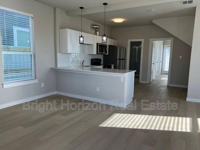 Building Photo - 3409 Valley Vista Dr