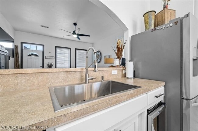 Building Photo - 400 Bordeaux Cir