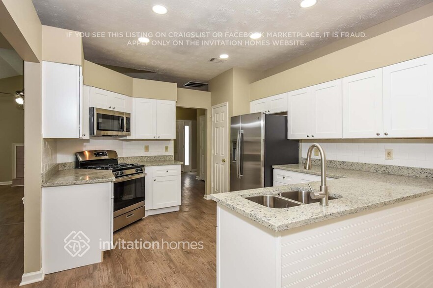 Building Photo - 2041 Stone Forest Dr