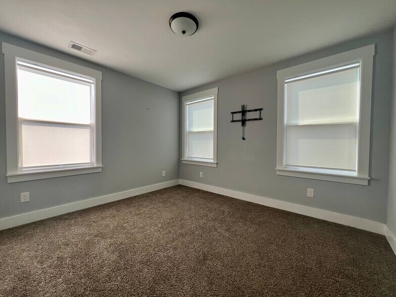 Bedroom 2 - 530 Paragon Mills Rd