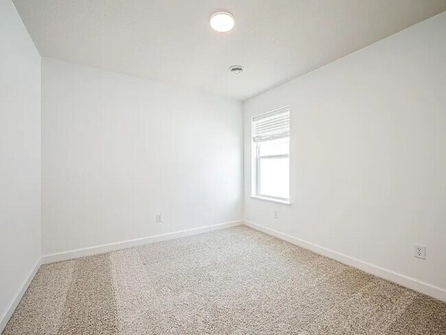Building Photo - rare brand new construction home for lease...