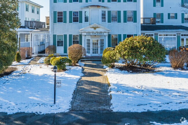 Entrance - Edgehill Condominiums