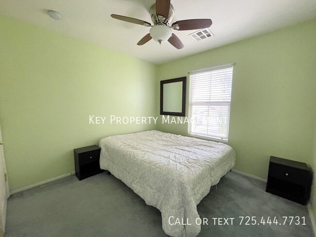 Building Photo - 3 BEDROOM 2.5 BATH UPGRADED HOME IN SOUTHW...