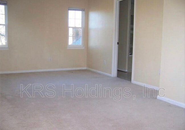 Building Photo - 2237 New Kent Ct