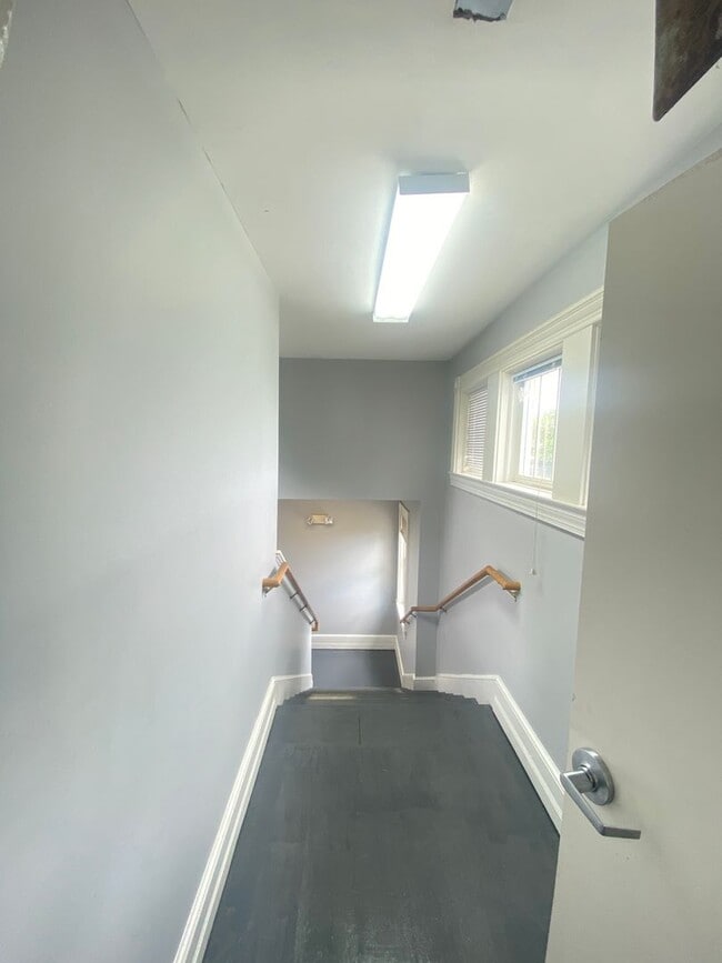 Building Photo - 9 Bed 5 Bath Historic Home - Commercial Use