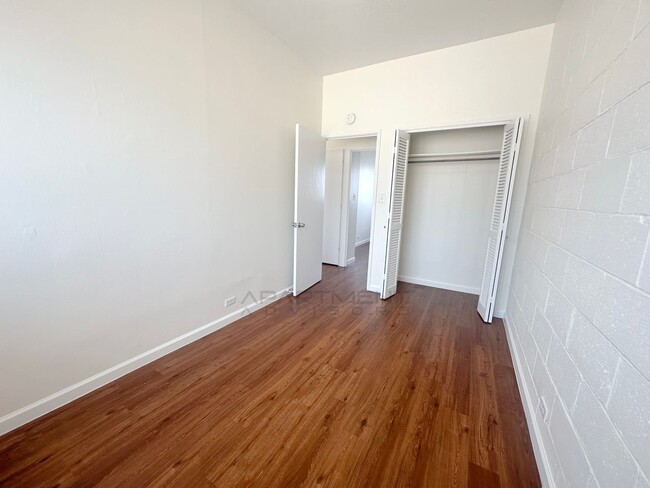 Building Photo - $500 1st Month Rent Special! | BEAUTIFUL! ...