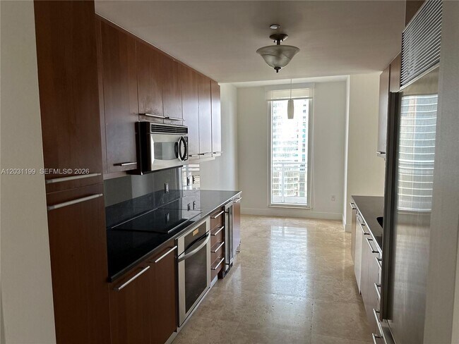 Building Photo - 901 Brickell Key Blvd