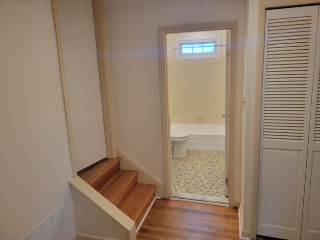 Building Photo - 4 Bedroom Colonial in Timonium
