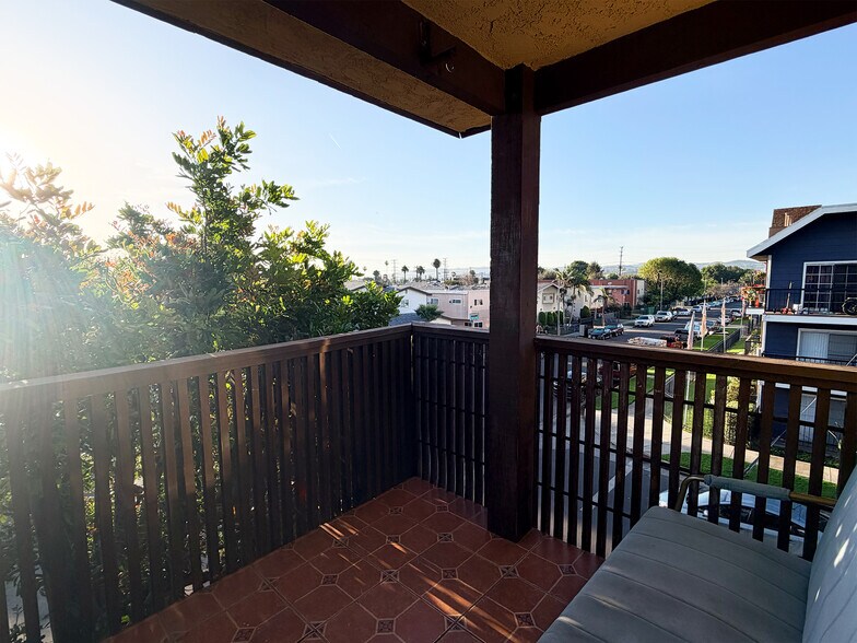 Building Photo - 7305 Milwood Ave