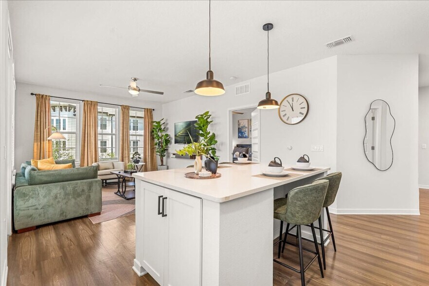 Building Photo - 1223 E Plant St