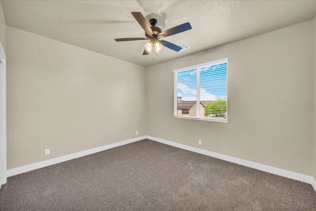 Building Photo - 850 E 600 S