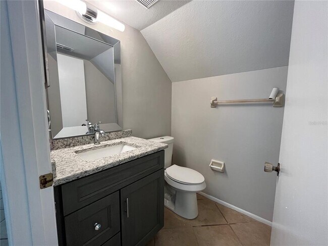 Building Photo - 820 Stone Chapel Ct