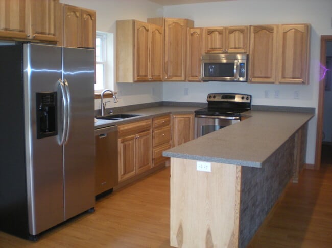 Building Photo - 207 N 3rd St