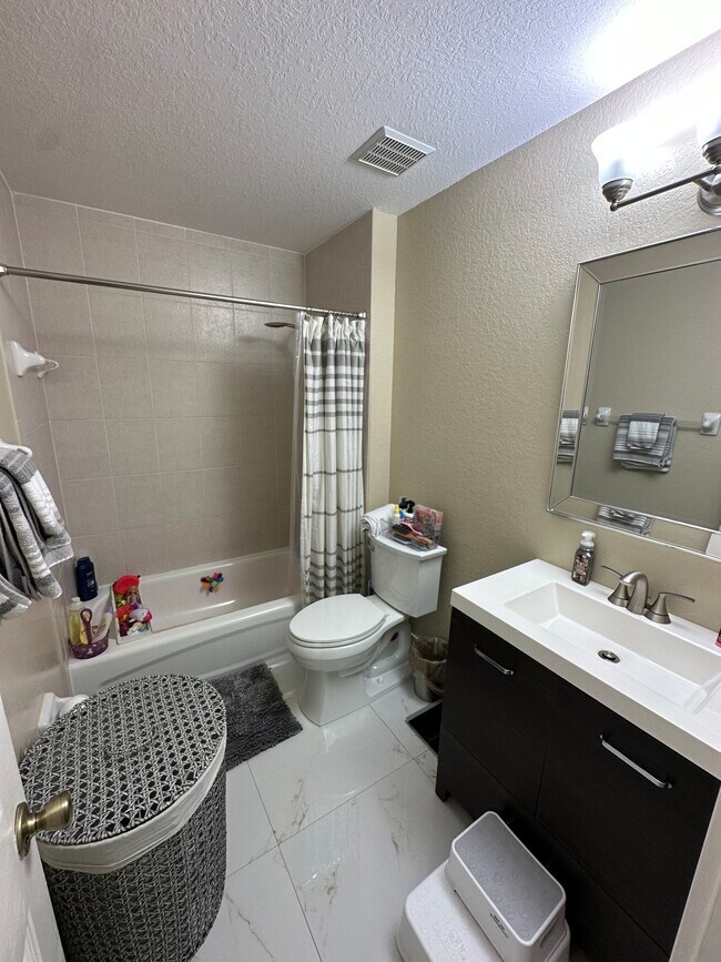 Building Photo - 20764 SW 82nd Ave