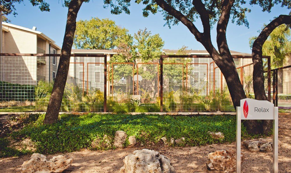 Building Photo - 6805 Wood Hollow Dr