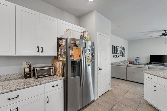 Building Photo - GORGEOUS TOWNHOME BUILT IN 2020 LOCATED IN A GATED COMMUNITY!