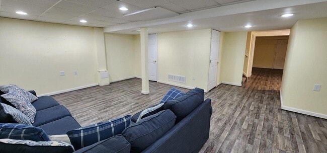 Building Photo - 152 Legacy Park Cir