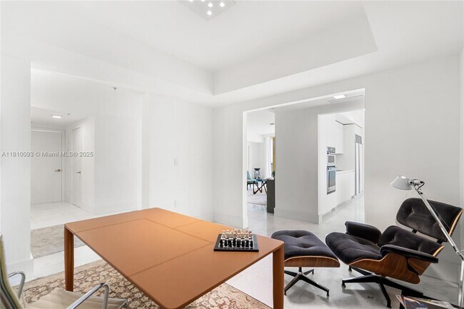 Building Photo - 16275 Collins Ave