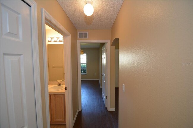 Building Photo - 85 Red Mill Dr