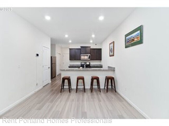 Building Photo - 3 br, 2.5 bath House - 60 NE 134th Place