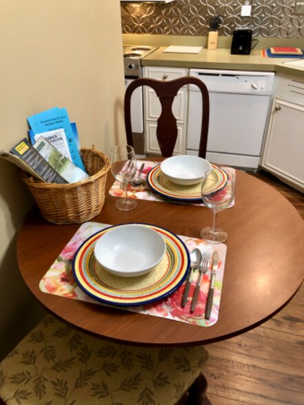 Building Photo - 109 Lakeside Villa