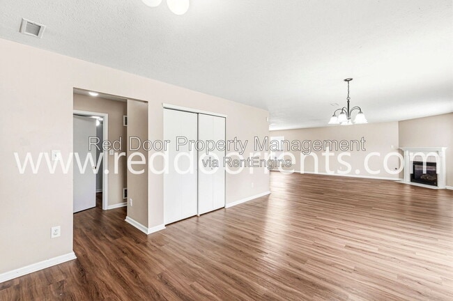Building Photo - 12419 Deerview Dr