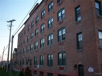 Building Photo - 617 Hiawatha Blvd