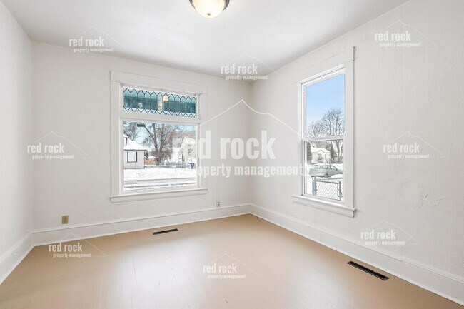 Building Photo - 1517 E Bridgeport Ave
