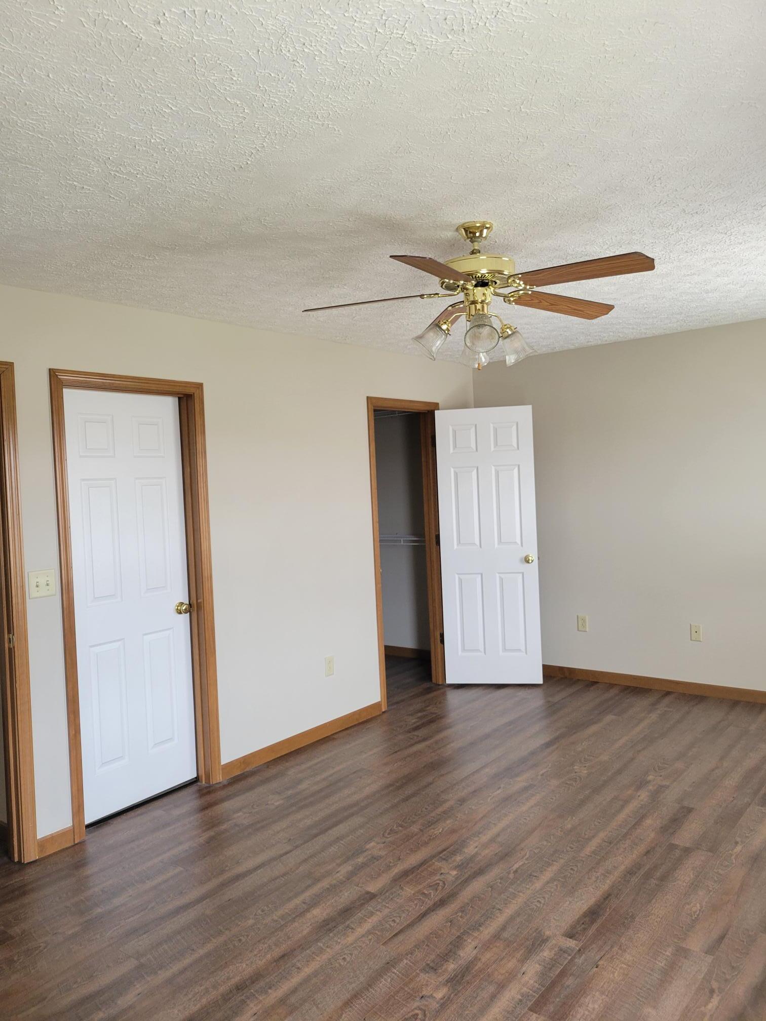 Building Photo - 604 Parkside Commons Ct