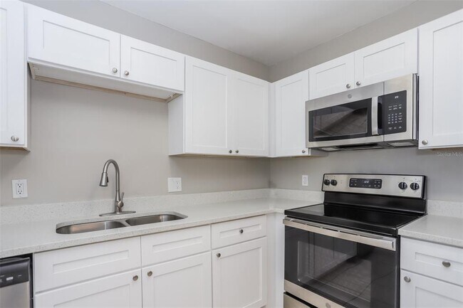 Building Photo - 1301 Farragut Dr N